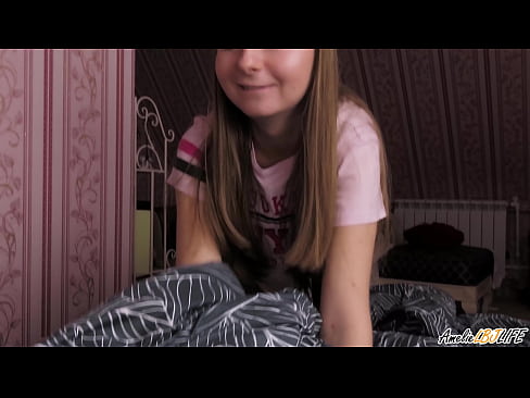 ❤️ Blondínka hlboko vysaje svoju BFF a dostane semeno do úst ️ Porno video na nás